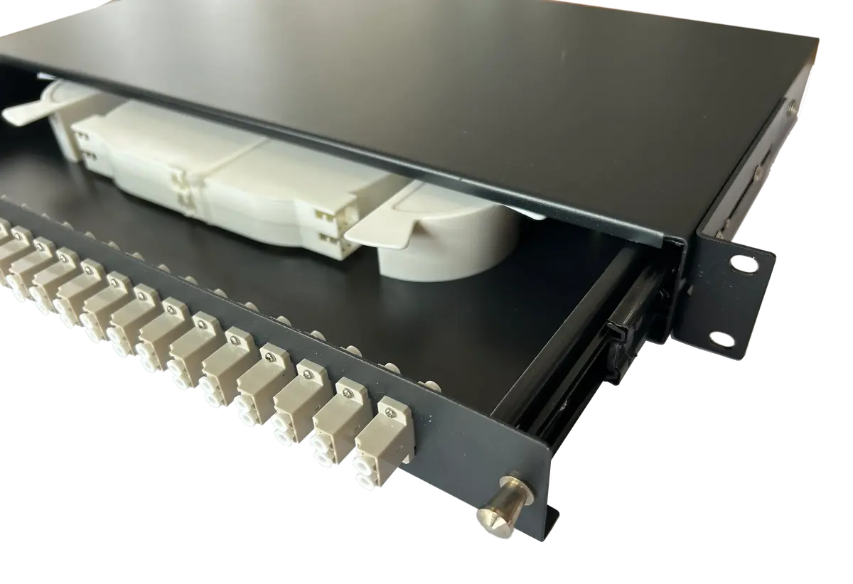 Оптична розподільча панель RSP (висувна) для установки в стійку